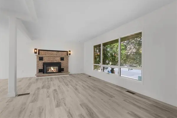 345 BERKINDALE DR, Hamilton, ON L8E 3E8