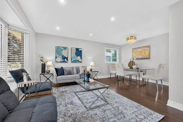 22 Quaker CRES, Hamilton, ON L8W 1H5