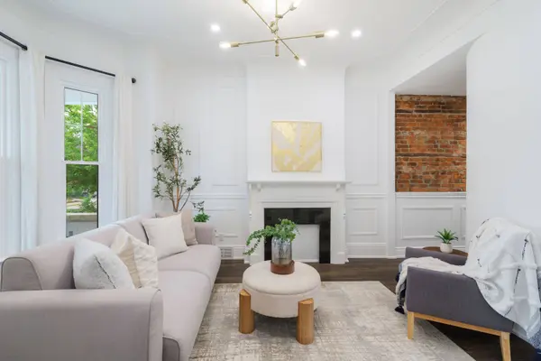 46 Murray ST E, Hamilton, ON L8L 3E9