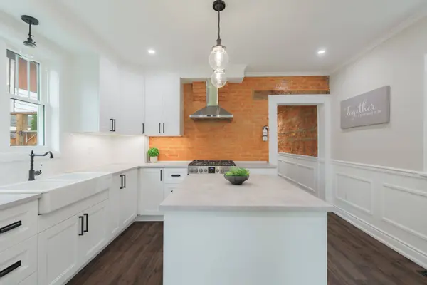 46 Murray ST E, Hamilton, ON L8L 3E9