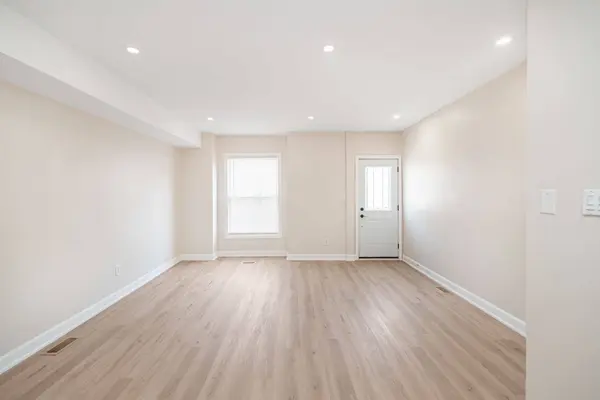 60 Keith ST, Hamilton, ON L8L 3S3