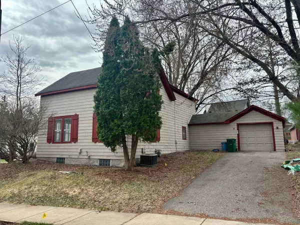 718 4th ST N, Stillwater, MN 55082