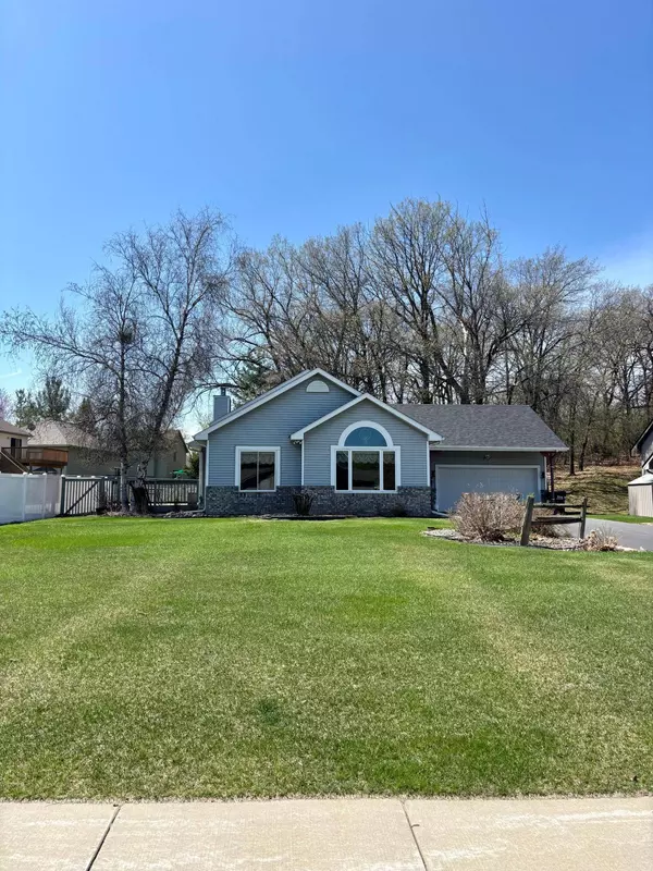 4416 Helmo AVE N, Oakdale, MN 55128