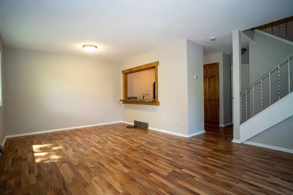 4848 Grenwich TRL N, Oakdale, MN 55128