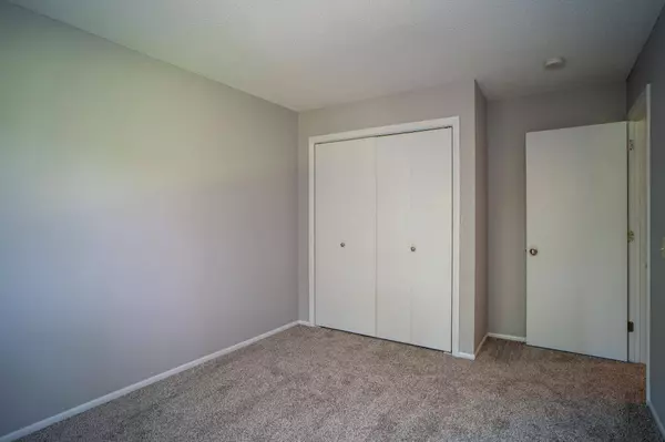 4848 Grenwich TRL N, Oakdale, MN 55128