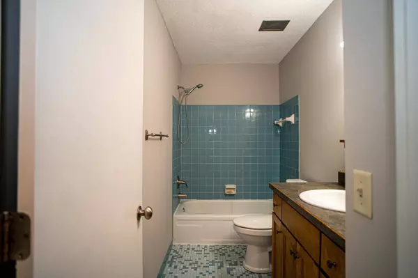 4848 Grenwich TRL N, Oakdale, MN 55128