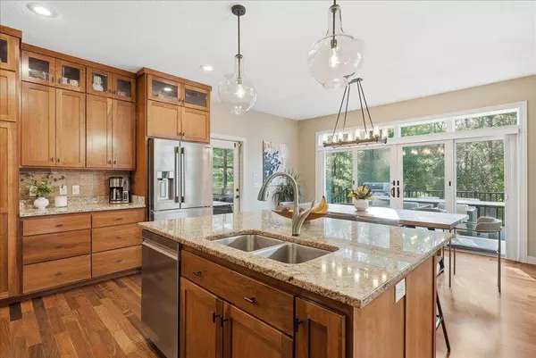 741 Mount Curve, Troy Twp, WI 54016