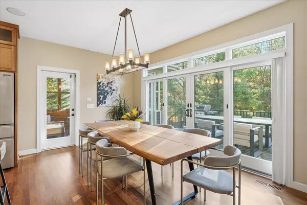 741 Mount Curve, Troy Twp, WI 54016