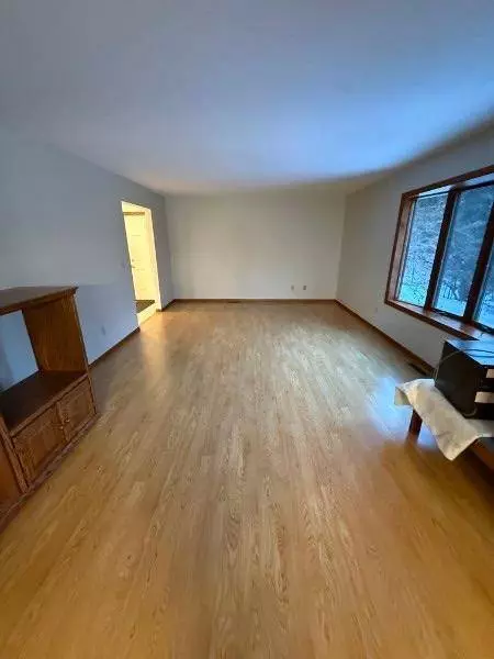 1072 Buck RDG, Hudson, WI 54016