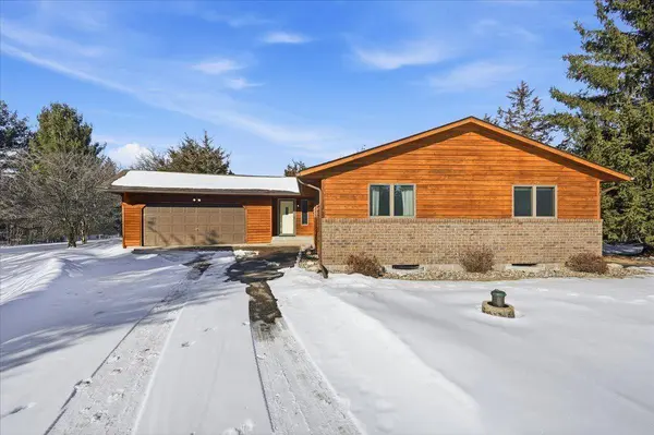 1072 Buck RDG, Hudson, WI 54016