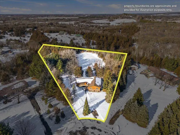 1072 Buck RDG, Hudson, WI 54016