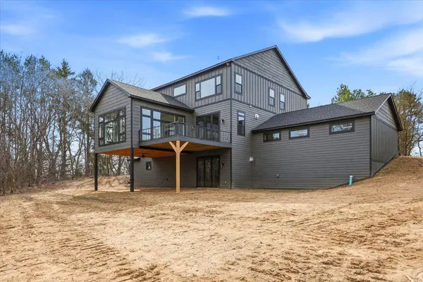 1397 Fox Ridge Trail, Hudson, WI 54016