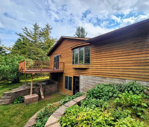 1072 Buck RDG, Hudson, WI 54016