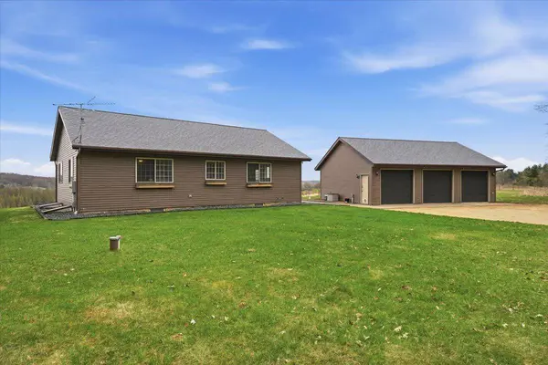 E3521 1170th AVE, Boyceville, WI 54725