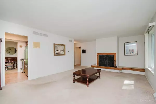 5672 Crooked Tree Ln, Miami Twp, OH 45150