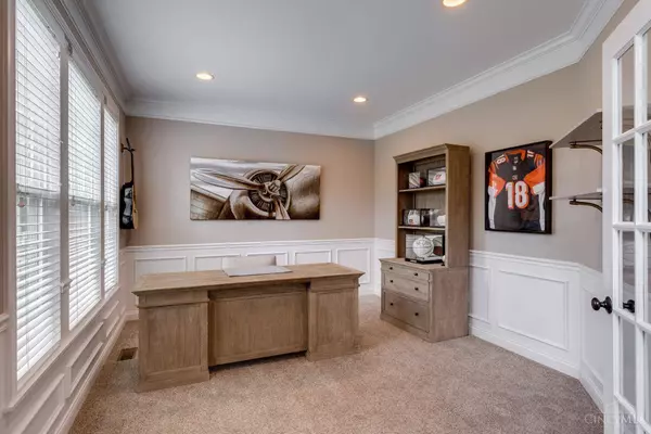 1207 Fox Horn Ct, Miami Twp, OH 45150