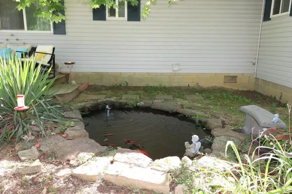 416 N Broadway St, Blanchester, OH 45107