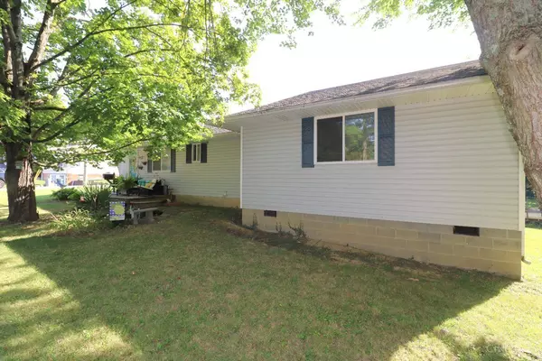 416 N Broadway St, Blanchester, OH 45107