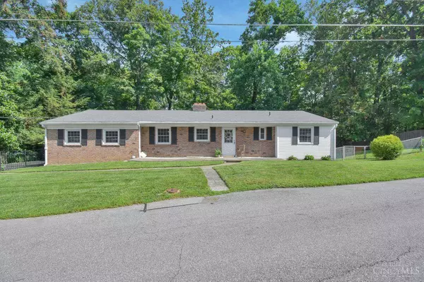 712 Beechwood Ln, Miami Twp, OH 45150