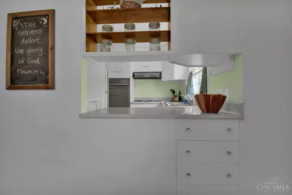 712 Beechwood Ln, Miami Twp, OH 45150