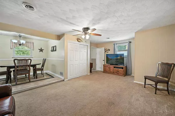 5569 Garrett Dr, Milford, OH 45150