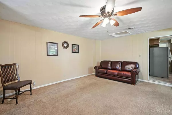 5569 Garrett Dr, Milford, OH 45150