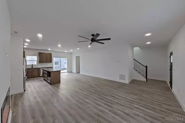 192 N Broadway St, Williamsburg Twp, OH 45176