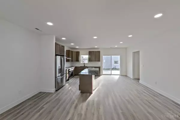 192 N Broadway St, Williamsburg Twp, OH 45176