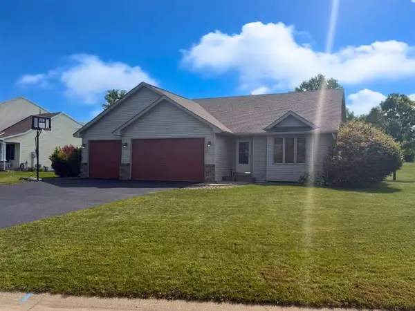 2700 Galway CT, Hudson, WI 54016