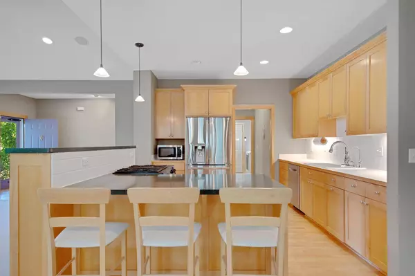 4644 Linden TRL N, Lake Elmo, MN 55042