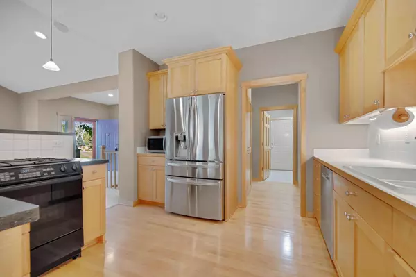 4644 Linden TRL N, Lake Elmo, MN 55042