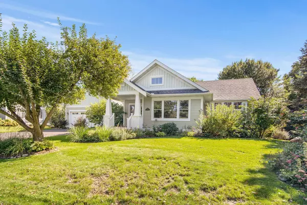 4644 Linden TRL N, Lake Elmo, MN 55042