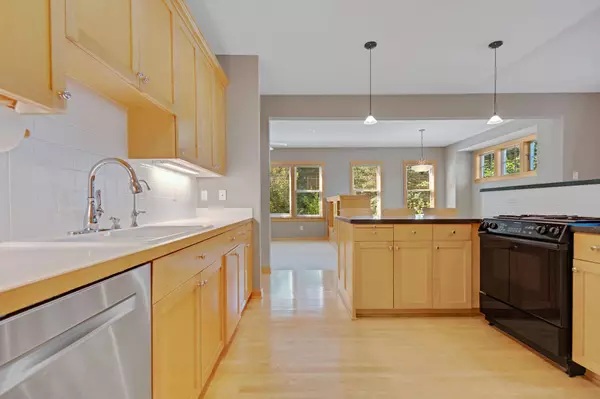 4644 Linden TRL N, Lake Elmo, MN 55042