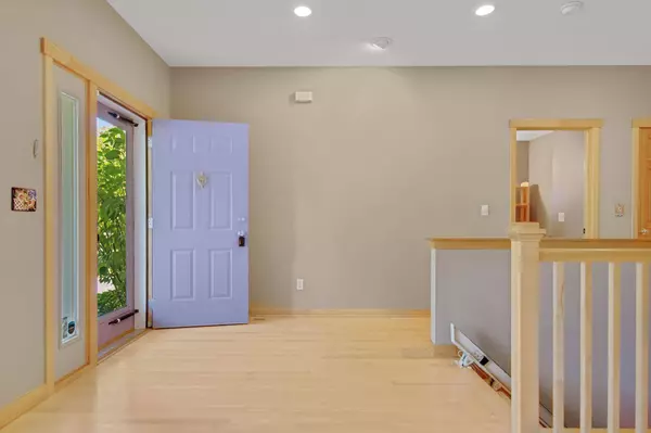 4644 Linden TRL N, Lake Elmo, MN 55042