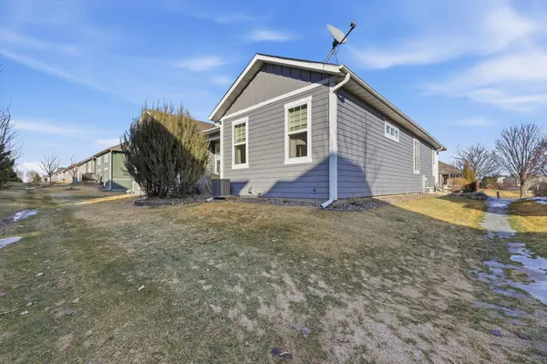 5023 Sundial LN, Saint Paul, MN 55129