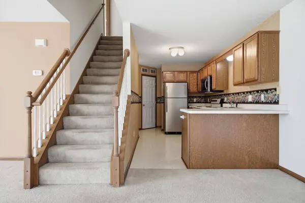1839 Riverwood DR #17, Burnsville, MN 55337