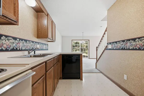 1839 Riverwood DR #17, Burnsville, MN 55337