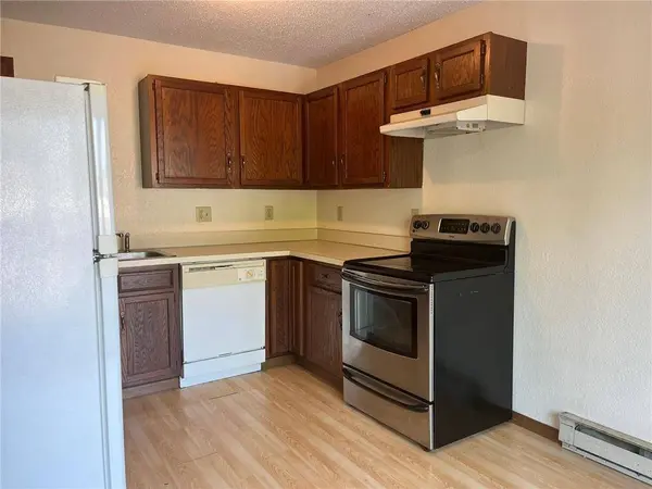 1632 Pinewood LN, Hudson, WI 54016