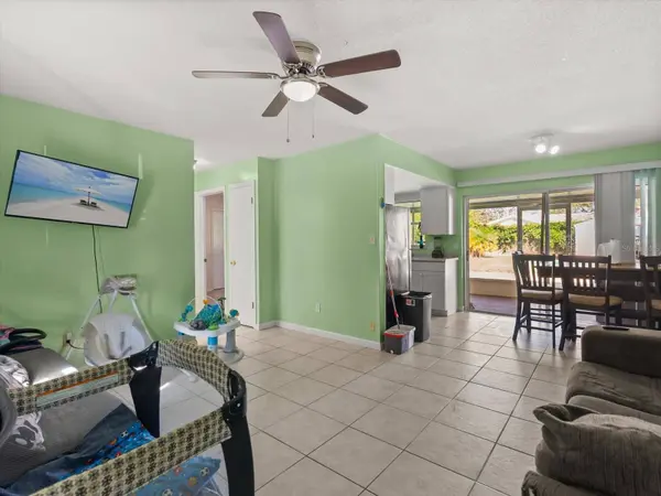 4045 CASTLEGATE DR, Orlando, FL 32839