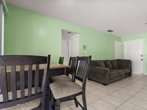 4045 CASTLEGATE DR, Orlando, FL 32839
