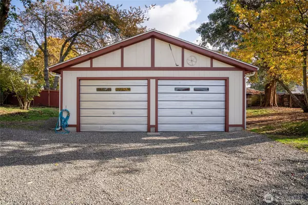 615 SW 124th ST, Seattle, WA 98146