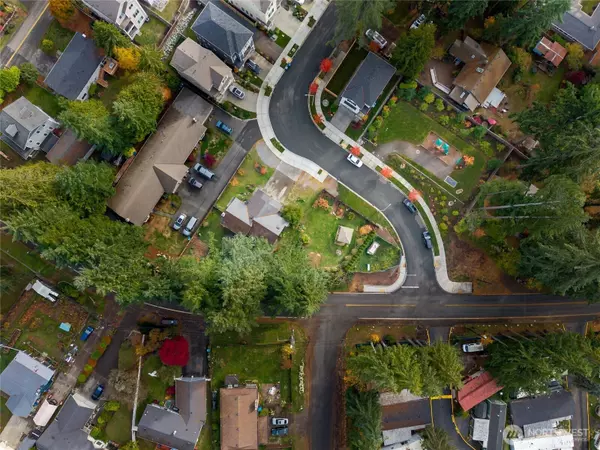 8825 231st PL SW, Edmonds, WA 98026