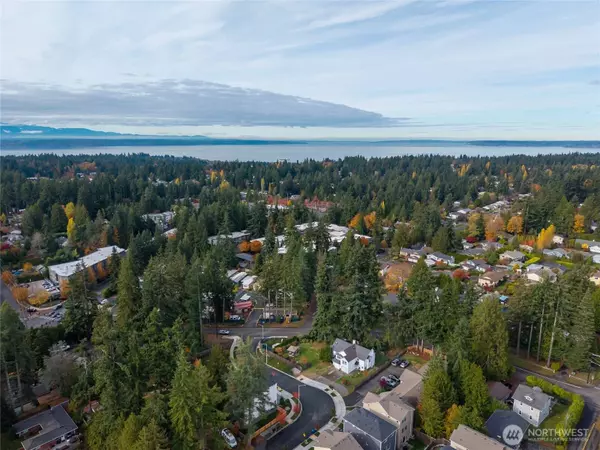 8825 231st PL SW, Edmonds, WA 98026