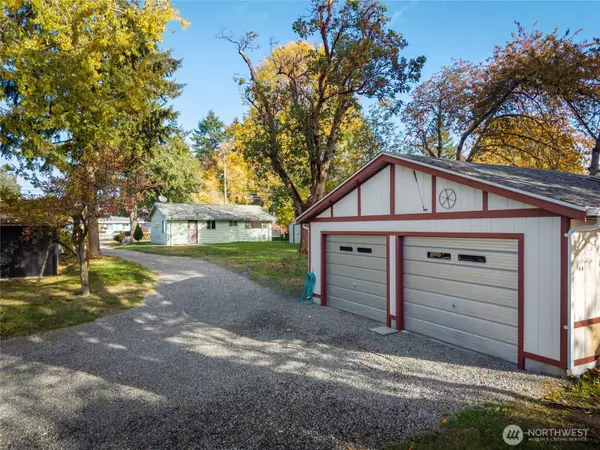 615 SW 124th ST, Seattle, WA 98146