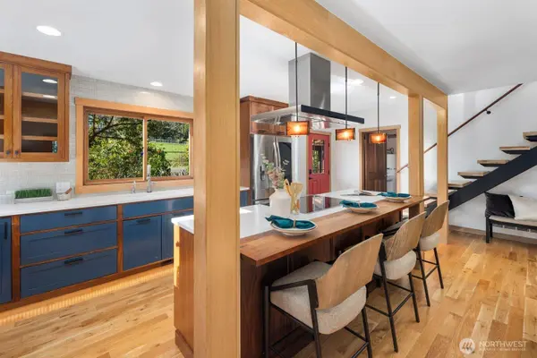 23208 107th AVE SW, Vashon, WA 98070