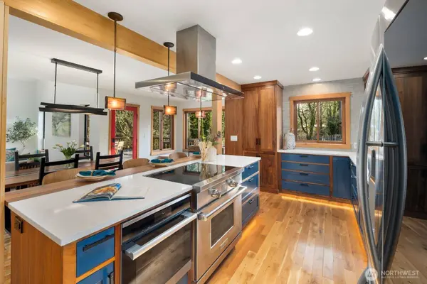 23208 107th AVE SW, Vashon, WA 98070