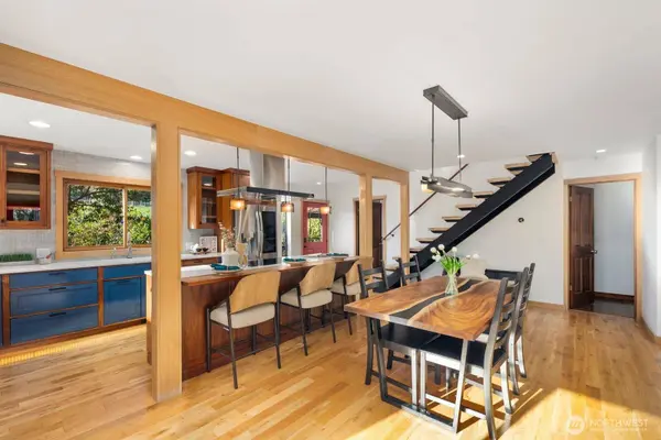 23208 107th AVE SW, Vashon, WA 98070