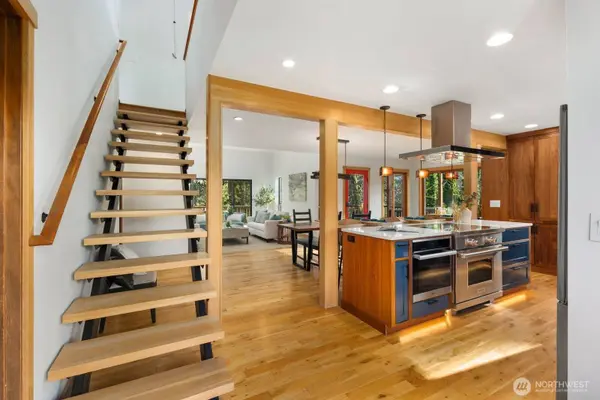 23208 107th AVE SW, Vashon, WA 98070