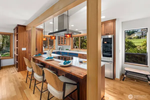 23208 107th AVE SW, Vashon, WA 98070