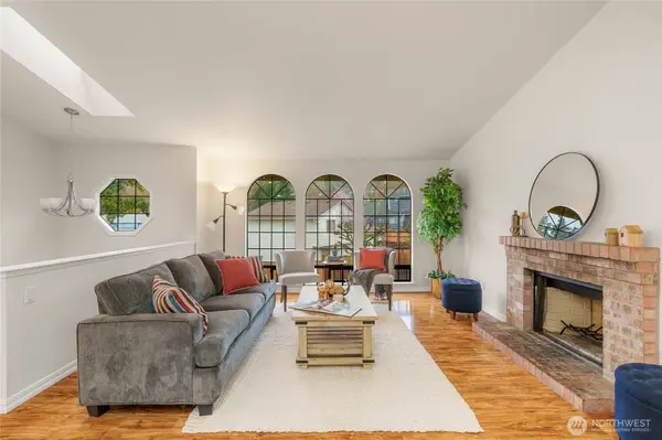 4225 SW 337th PL, Federal Way, WA 98023